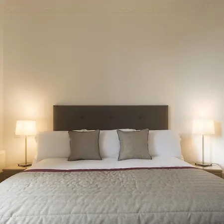 Fountain Court - Royal Garden 4* Edimburgo