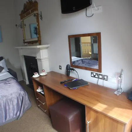 The Salisbury 4*
