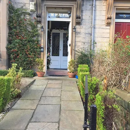 Apartment The Thistle House