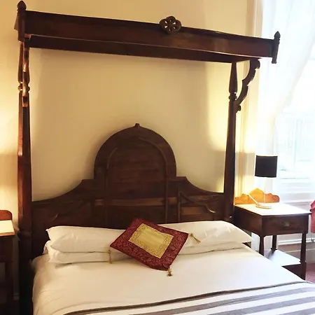 Bed and breakfast Iholiday 3*