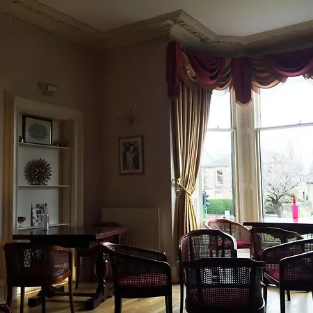 Bed and breakfast Iholiday 3*