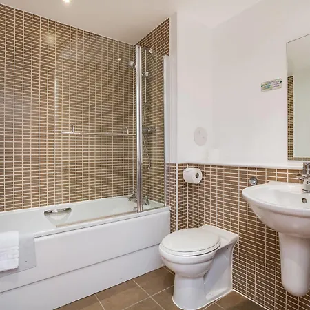Hot-el-apartments Waterfront Ξενοδοχείο με διαμερίσματα 4*