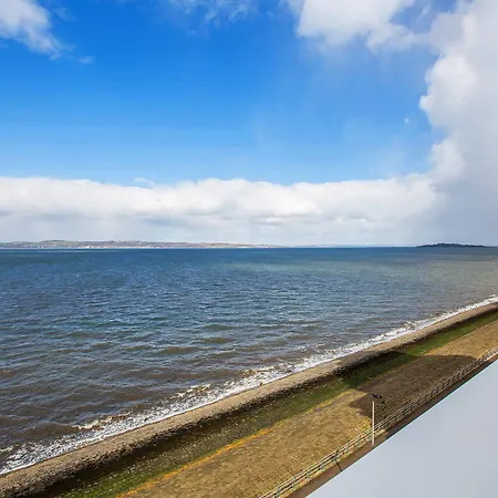 Hot-el-apartments Waterfront 4*