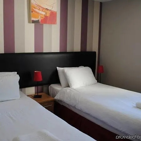 Hot-el-apartments Waterfront 4* Edinburgh