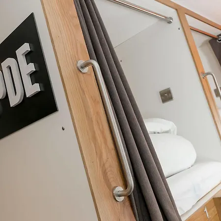 Code Pod - The Loft - Hostel *