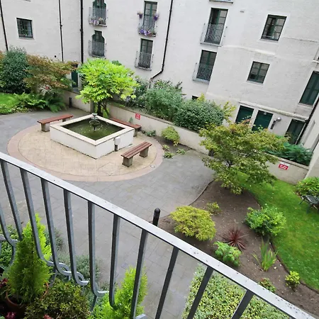 Center Coady Sleeps 5 Free Car Park Space Apartment