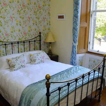 Cluaran House 4* Edinburgh