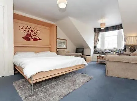 Tony Asga - Tony's Heart Of Centre Sleeps 2 Edinburgh