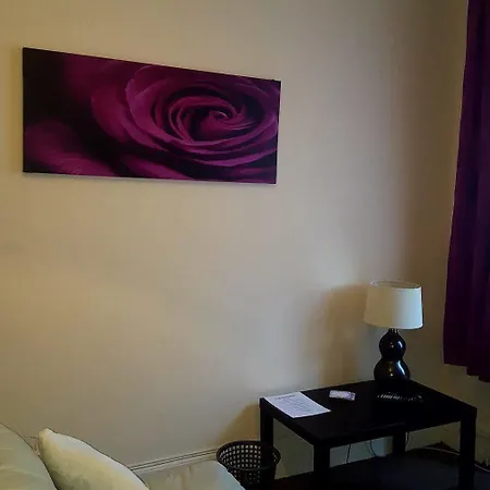 Centre Jasmine -sleeps 7 *