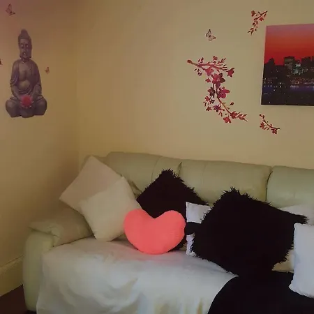 Apartment Centre Jasmine -sleeps 7 Edinburgh