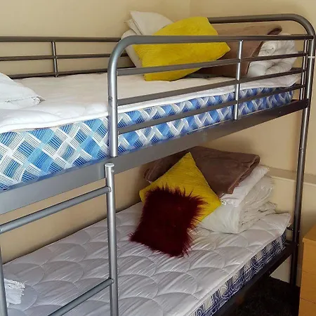 Centre Jasmine -sleeps 7 *