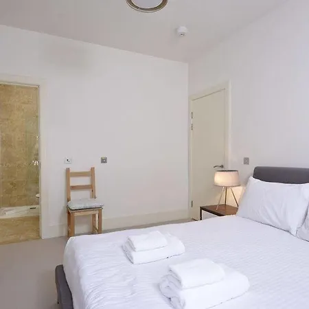 Destiny Scotland - St Andrew Square Apartmán