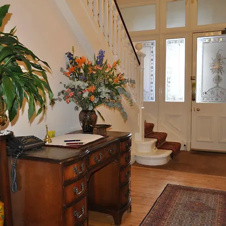 ゲストハウス Ashdene House