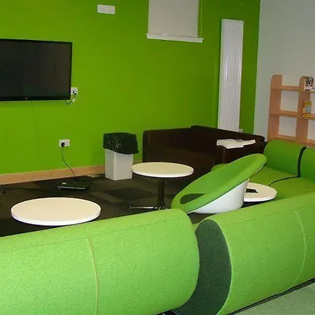 Euro Halls Apartment *