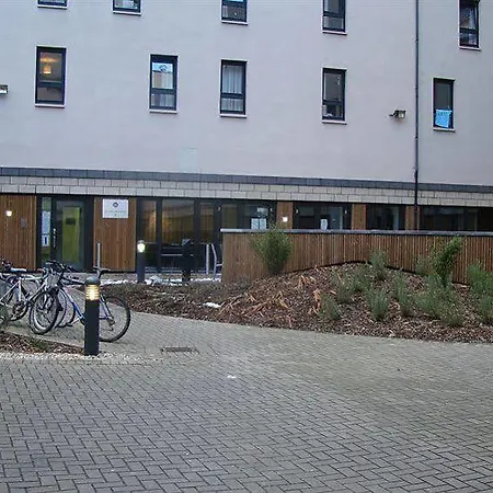 Euro Halls Apartment *