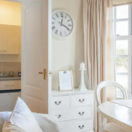 Kellerstain Stables Bed & Breakfast Edinburgh