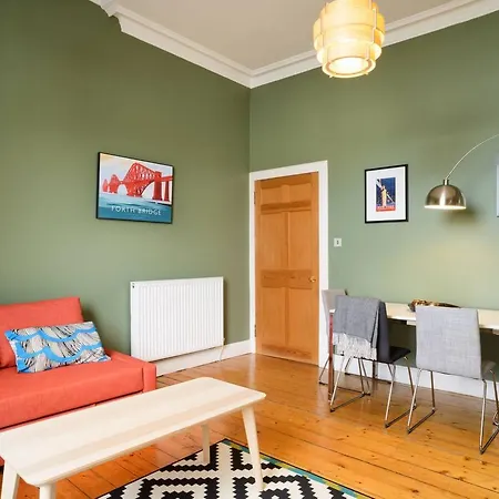 Great Location! 3bed Flat 爱丁堡