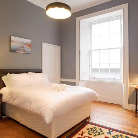 Great Location! 3bed Flat 公寓