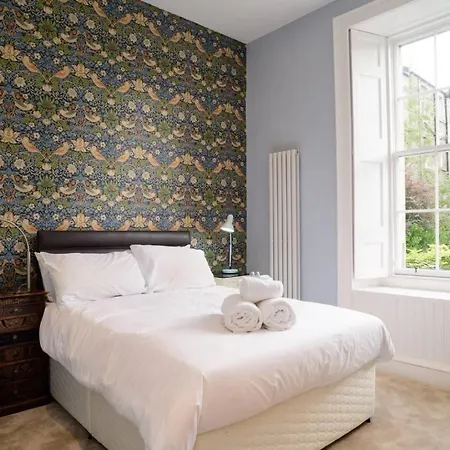 Great Location! 3bed Flat *
