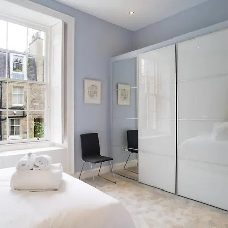 Great Location! 3bed Flat * 爱丁堡