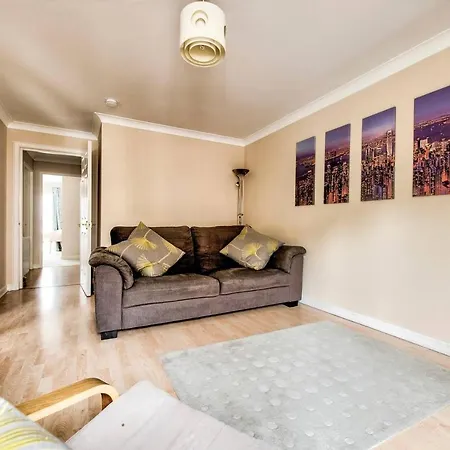 Apartment Spacious Next Water Of Leith