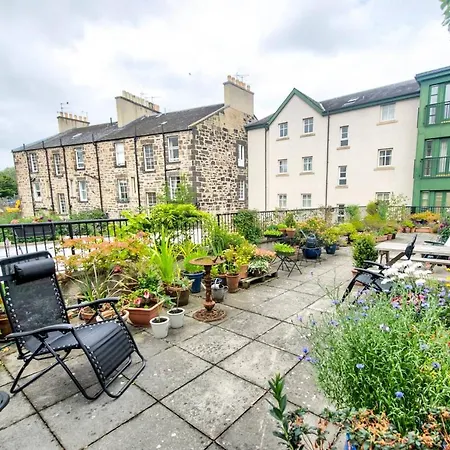 Spacious Next Water Of Leith Apartment