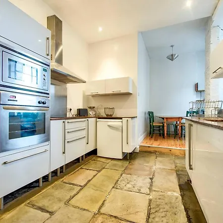 Altido Spacious & Elegant Apt By St Andrew Square W View