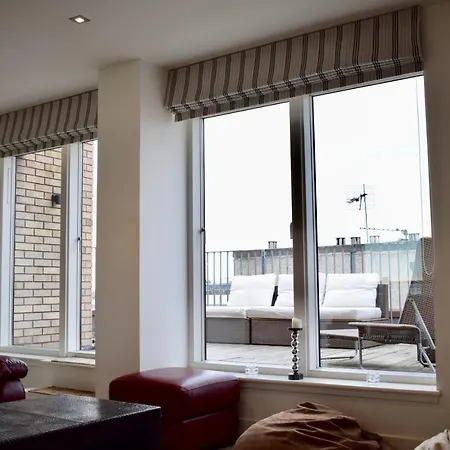 2 Bedroom Penthouse With Balcony And Castle Views Apartment *