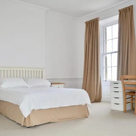 5 Bedroom Flat In City Centre * Edinburgh