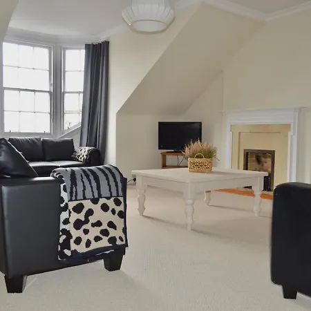 5 Bedroom Flat In City Centre
