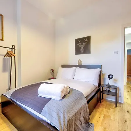Ultra Stylish 2bd Apt In City Centre Apartment Edinburgh