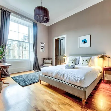 Luxury Designer West End 2 Bedroom Apt