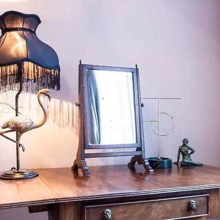Luxury Designer West End 2 Bedroom Apt Apartment