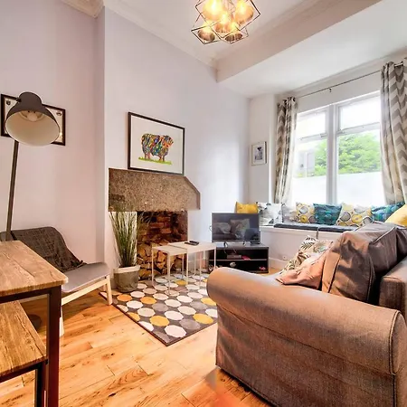 Ultra Stylish 2bd Apt In City Centre Edinburgh
