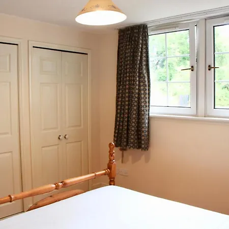 2 Bedroom Flat Near Centre