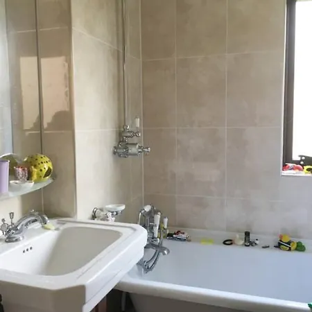 4 Bedroom Flat Near 
