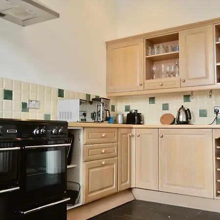 Appartement 3 Bedroom Flat Near City Centre *