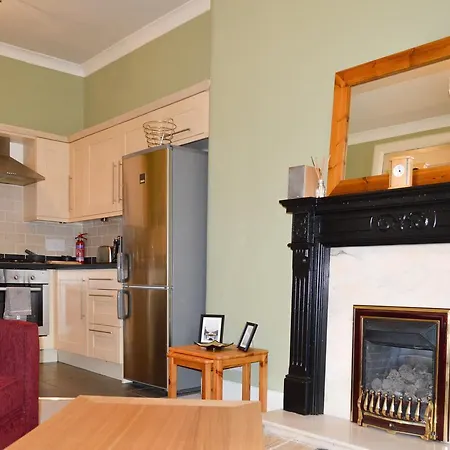 公寓 Colourful 1 Bedroom Near Centre *