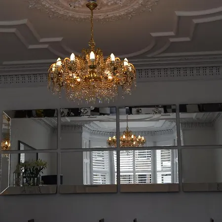 Hotel Edinburgh37 4*