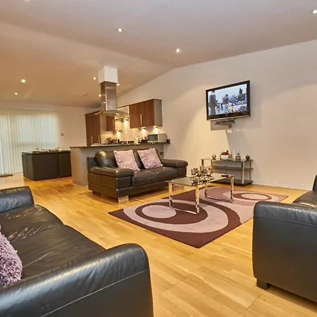 Pearl - Lochrin Place *