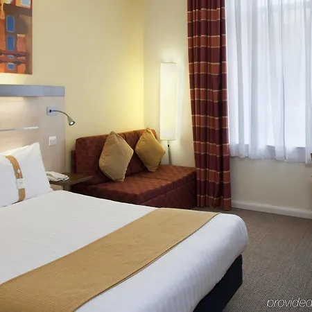 Express Centre By Ihg Отель 3*