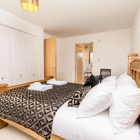 Holistic - Hawkhill Apartment *