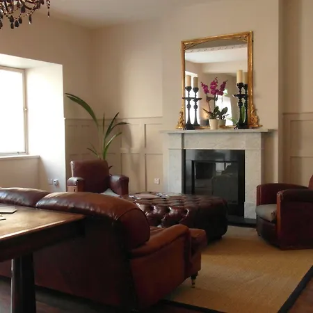 Grove House 3*