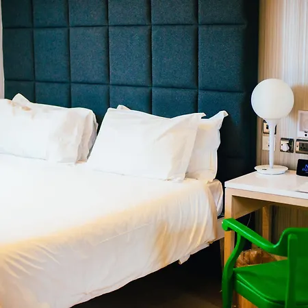 The On The Mile Hotel 4*