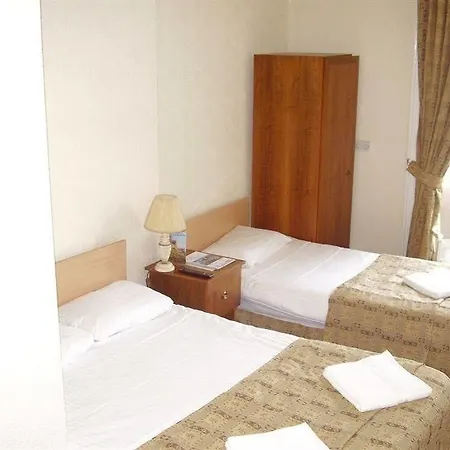Hotell Merith House