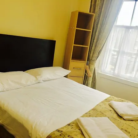 Hotell Merith House 3*