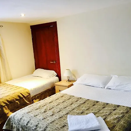 Merith House Hotell 3*