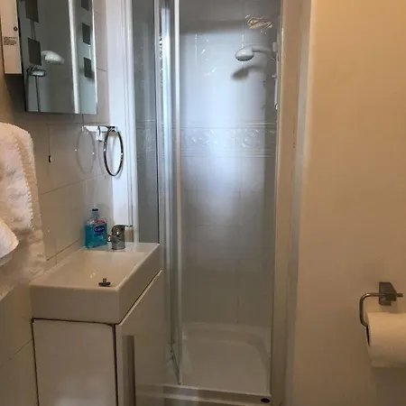 فندق مبيت وإفطار Canadale 4*