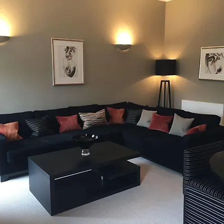 The Chester Apartahotel