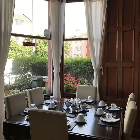 فندق مبيت وإفطار Canadale 4*